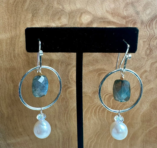 Avanti Earring