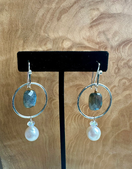 Avanti Earring